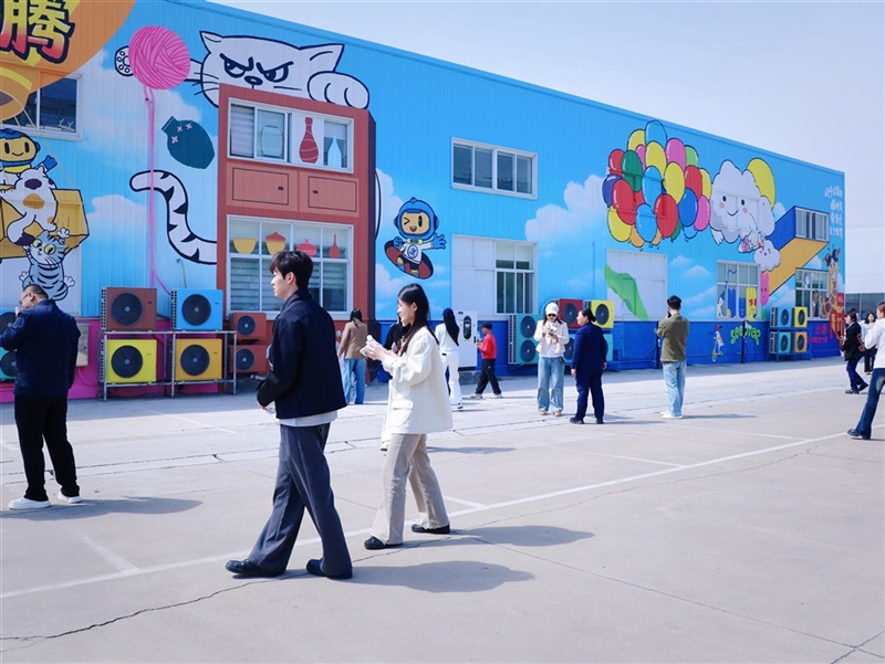 新晋网红打卡地｜罗庄远通巨型涂鸦墙，随手一拍即大片#24182